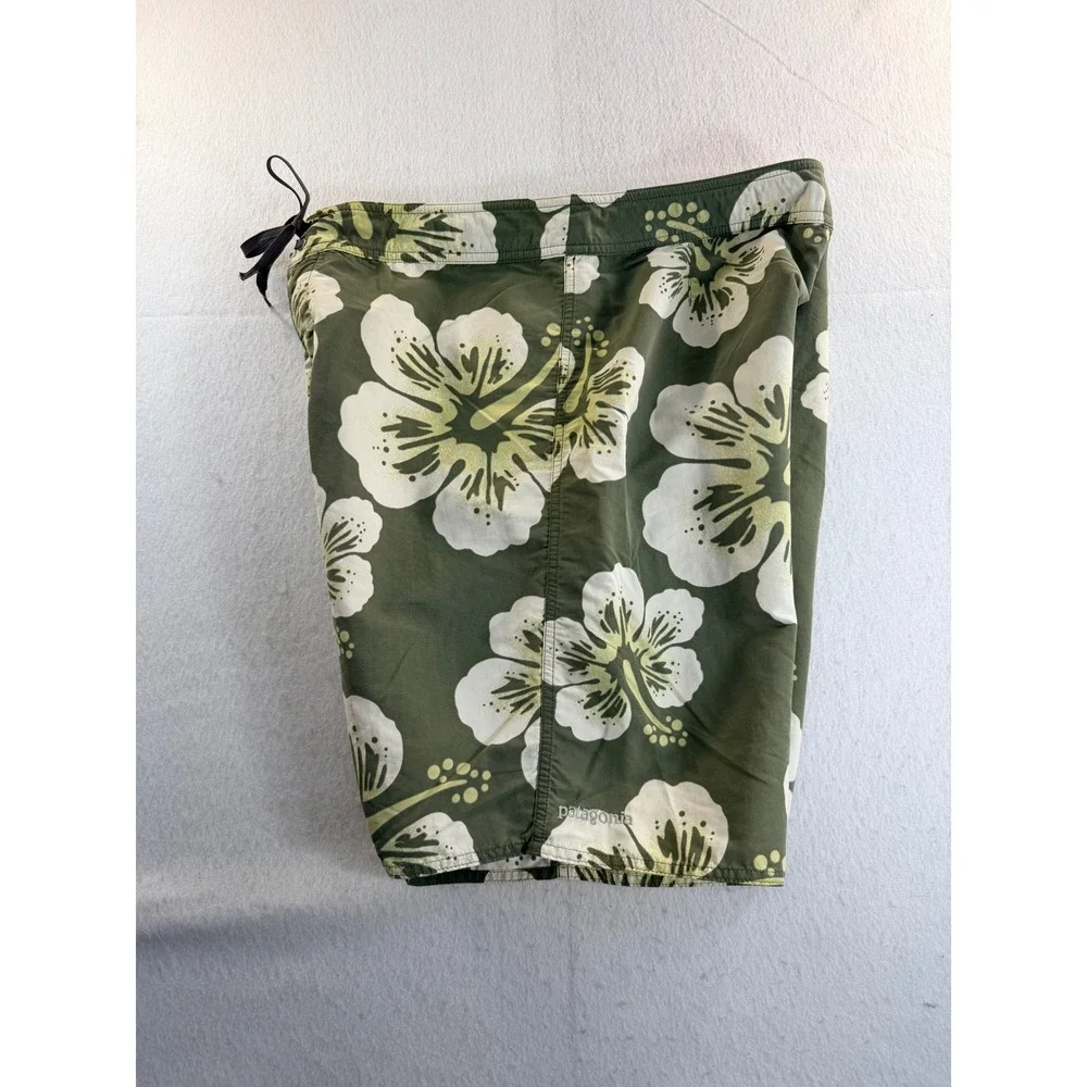 Patagonia Mens 36 Board Shorts Olive Green White Hibiscus Floral Swim Trunks